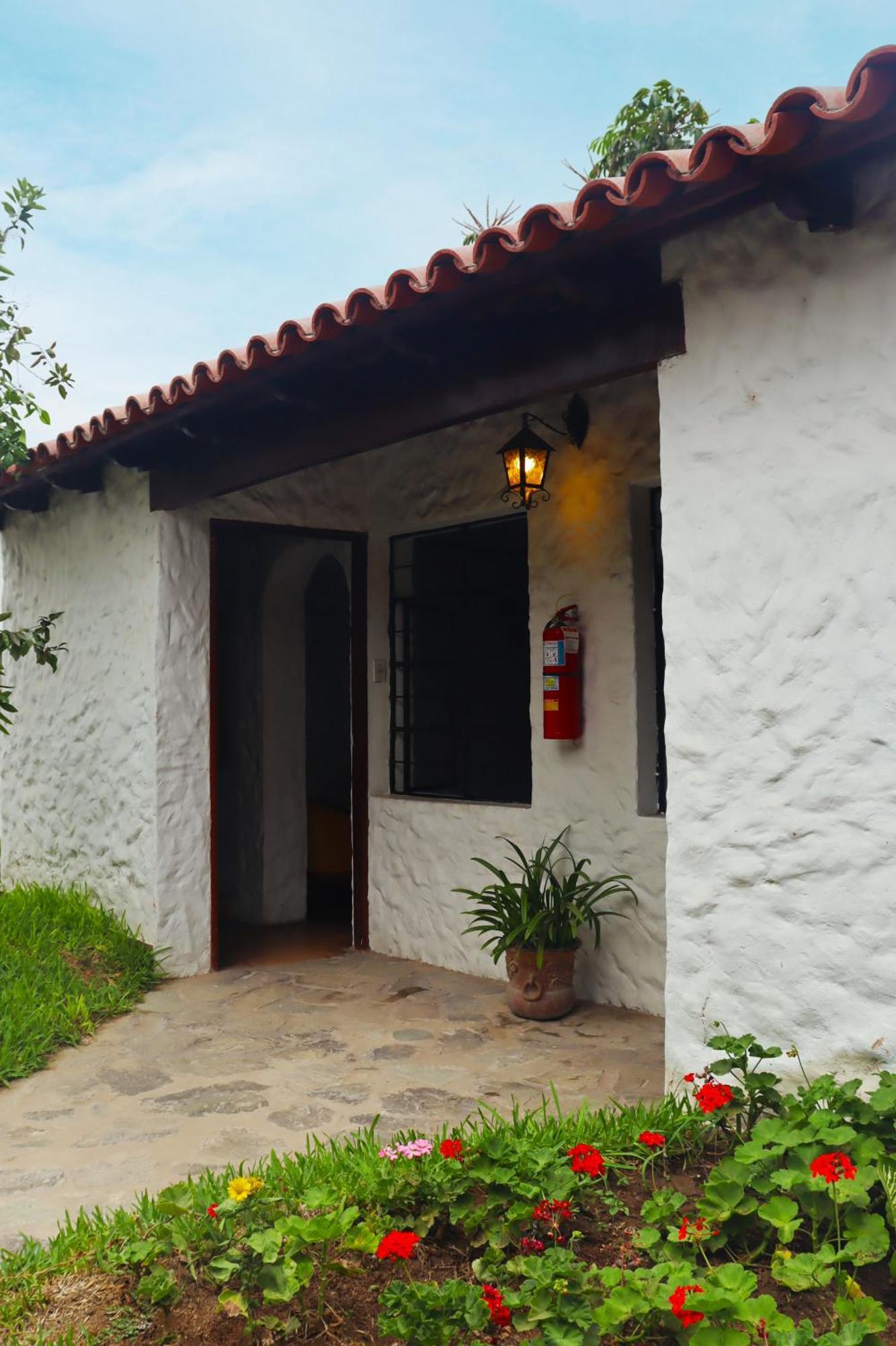 Los Andes - Restaurant & Bungalows シエネギージャ エクステリア 写真